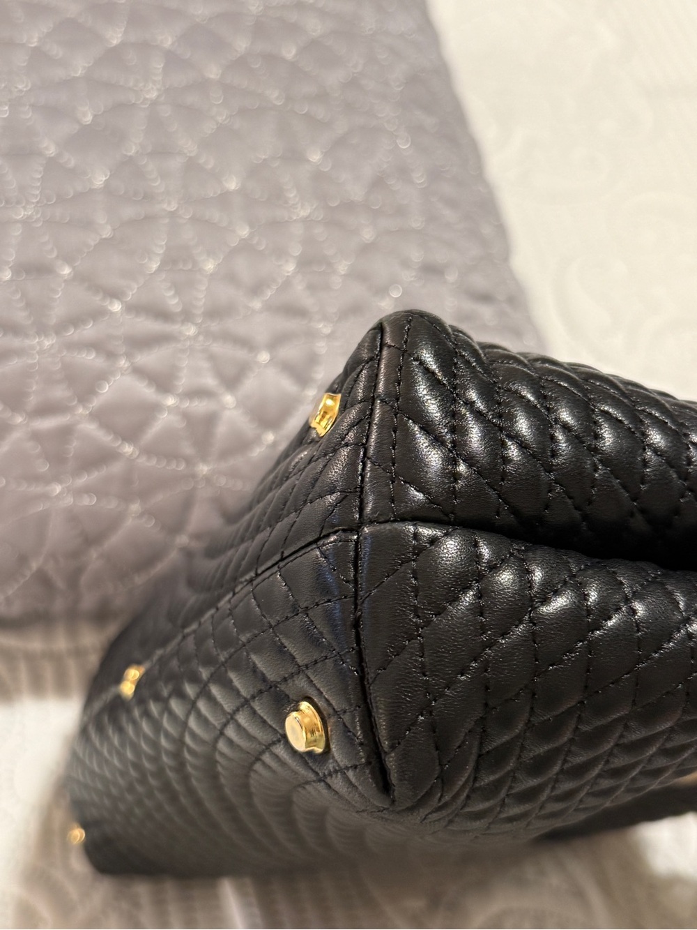 BALLY Women’s Vintage Quilted Black Leather Top Handle Purse Gold Turnlock NEW - Picture 5 of 16